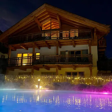 Luxus - Zentral - Poolblick Mit Sauna アパート