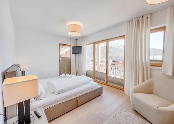 Luxus - Zentral - Poolblick Mit Sauna *