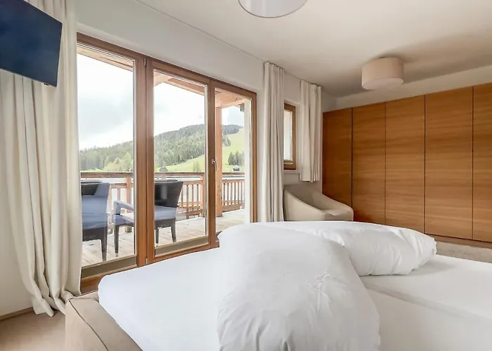 Luxus - Zentral - Poolblick Mit Sauna Seefeld in Tirol